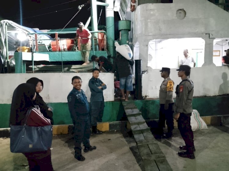 Situasi Kondusif, KP3 Laut Reo Amankan Aktivitas Kedatangan Kapal Penumpang