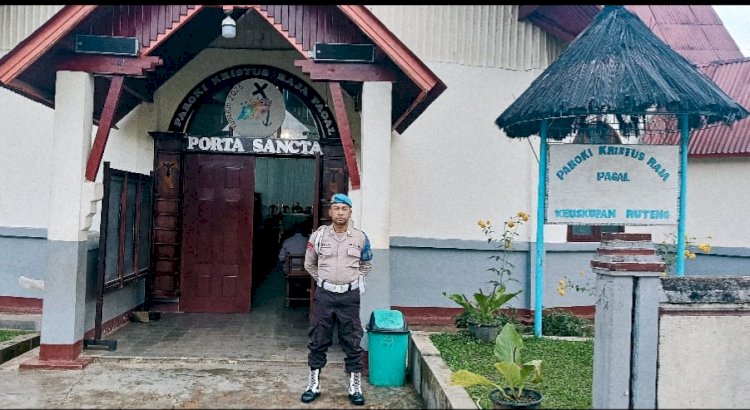 Polsek Cibal Amankan Perayaan Misa Minggu di Gereja Paroki Kristus Raja Pagal