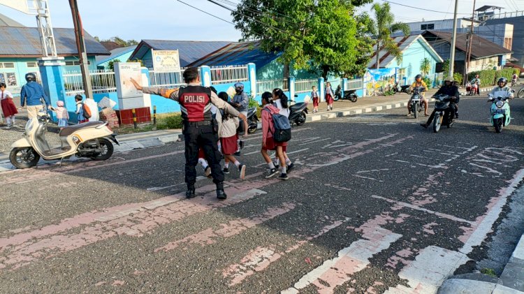 Sat Lantas dan Sat Samapta Polres Manggarai Gelar Pamtur Lalin Rutin, Tingkatkan Kamseltibcar Lantas