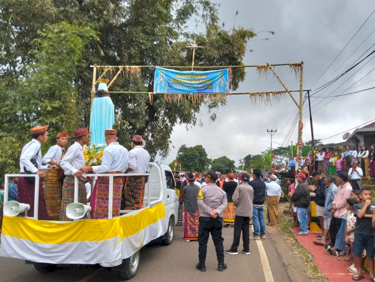 Polres Manggarai Terjunkan Personil Amankan Prosesi Perarakan Patung Bunda Maria Ratu Rosari pada Festival Golo Curu 2025