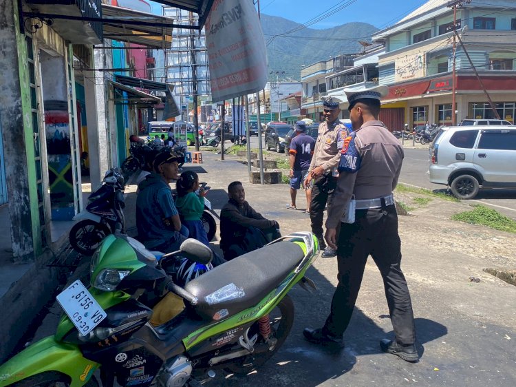 Sat Lantas Polres Manggarai Gelar Patroli KRYD dan Himbauan Kamseltibcar Lantas di Kota Ruteng