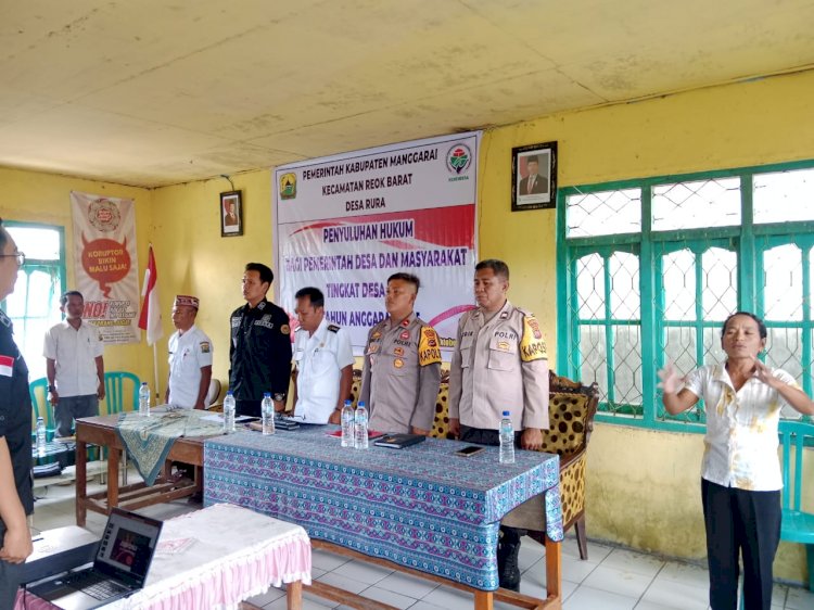 Kapolsek Reo Sampaikan Materi Penyuluhan Hukum Bagi Pemerintah Desa dan Masyarakat Desa Rura