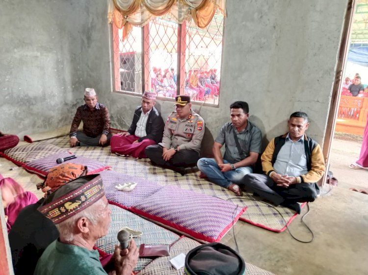 Kapolres Manggarai bersama Bupati dan Wakil Bupati Manggarai Melayat ke Rumah Duka Almarhum Gabriel Vamikum Kasem