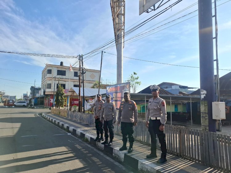 Kabagops Polres Manggarai Cek Langsung Pelaksanaan Strong Point Pengaturan Arus Lalu Lintas