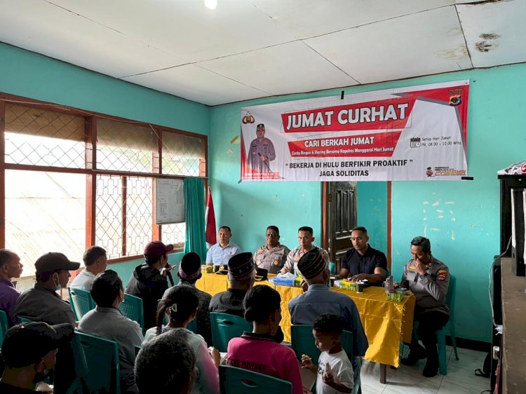 Wakapolres Manggarai Pimpin Kegiatan “Jumat Curhat” di Kelurahan Karot