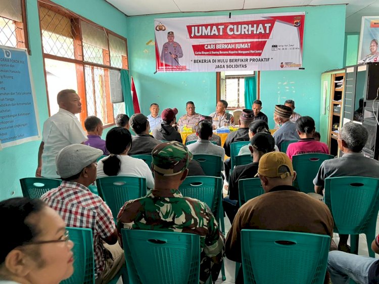 Wakapolres Manggarai Pimpin Kegiatan “Jumat Curhat” di Kelurahan Karot