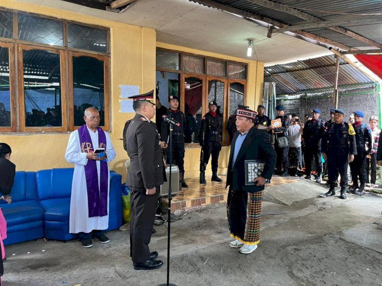 Kapolres Manggarai Pimpin Upacara Pemakaman Alm. AKP (Purn) Isaac Campos Secara Dinas Kepolisian