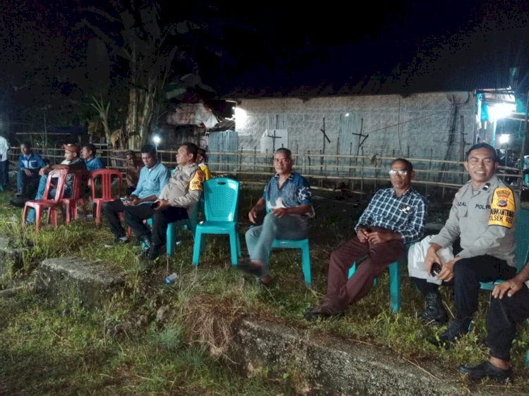 BHABINKAMTIBMAS POLSEK REO LAKSANAKAN PENGAMANAN RESEPSI PERNIKAHAN DI DESA ROBEK