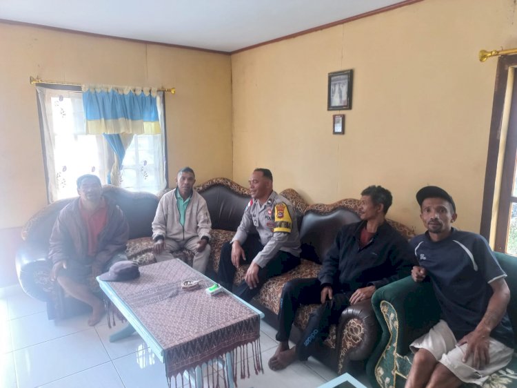 BHABINKAMTIBMAS POLRES MANGGARAI SAMBANG WARGA CEGAH PENYEBARAN RABIES DAN CIPTAKAN KAMTIBMAS KONDUSIF