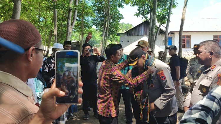 Kapolres Manggarai Pimpin Kegiatan “Jumat Curhat” di Desa Nuca Molas, Satar Mese Barat