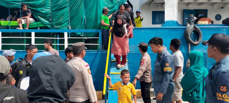 KP3 Laut Pelabuhan Reo Laksanakan Pengamanan Kapal Penumpang KM. Citra Baru I, Situasi Aman dan Kondusif
