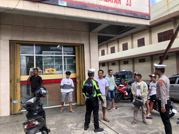 SATLANTAS POLRES MANGGARAI GELAR PATROLI KRYD DAN HIMBAUAN KAMSELTIBCAR LANTAS DI KOTA RUTENG