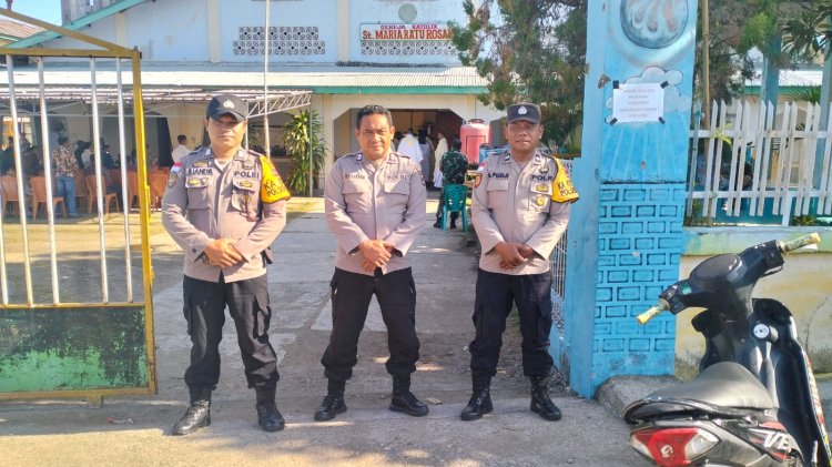 Polsek Reo Laksanakan Pengamanan Misa Minggu Pagi di Gereja Katolik Sta. Maria Ratu Rosari Reo