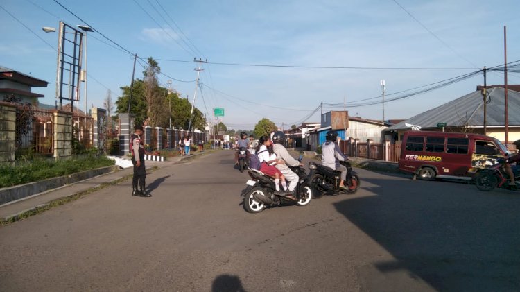 POLRES MANGGARAI GELAR STRONG POINT PENGATURAN ARUS LALU LINTAS