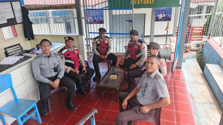 Anggota Samapta Polres Manggarai Laksanakan Patroli Dialogis dan Himbauan Kamtibmas