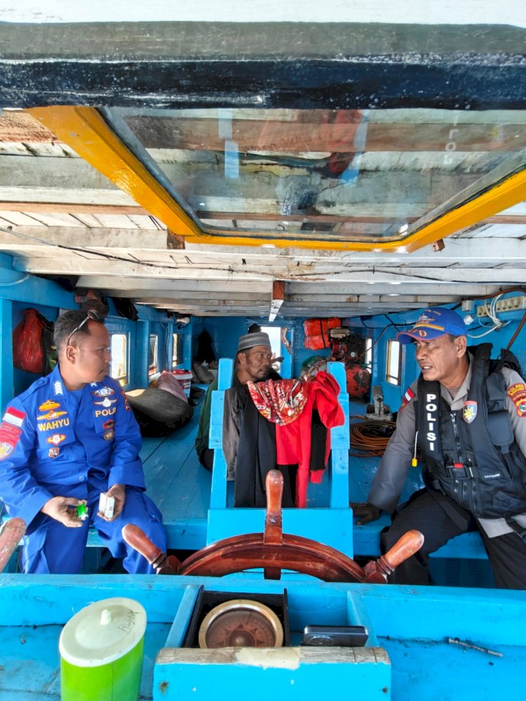 SATPOLAIRUD POLRES MANGGARAI GELAR PATROLI KRYD DI PERAIRAN LAUT REO CEGAH ILLEGAL FISHING