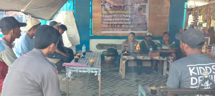 Polsek Reo Gelar Program Jumat Curhat Bersama Buruh Pelabuhan Kedindi Reo