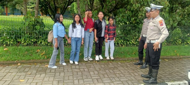 CIPTAKAN KAMSELTIBCARLANTAS YANG NYAMAN, SATUAN LALU LINTAS POLRES MANGGARAI LAKSANAKAN PATROLI KRYD HUMANIS