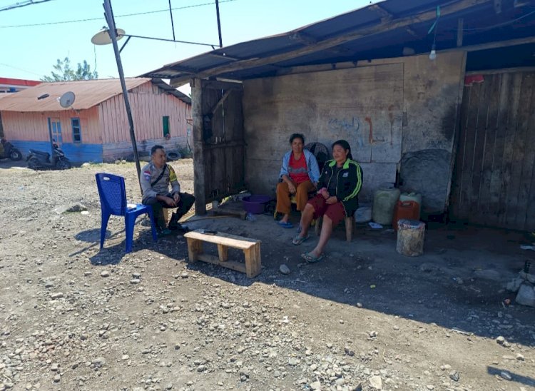 Bhabinkamtibmas Kelurahan Carep Laksanakan Sambang dan Diskusi Bersama Warga RT 01