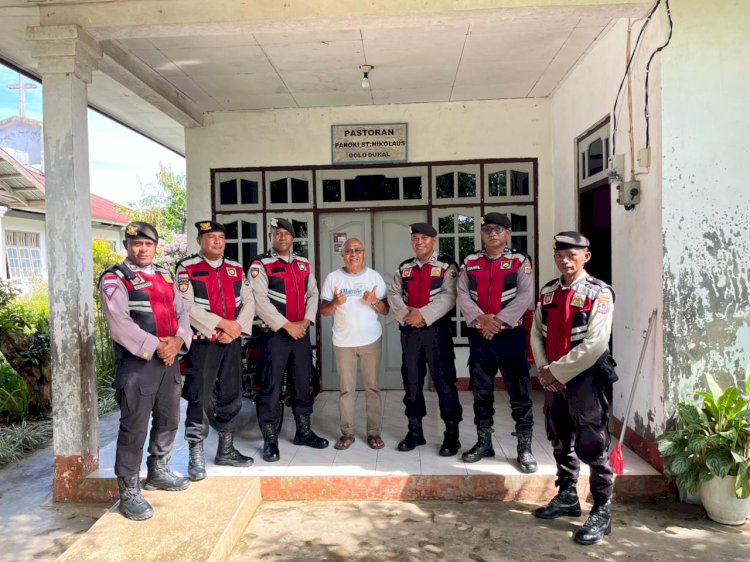 Anggota Polres Manggarai Laksanakan Patroli ke Gereja-Gereja di Kota Ruteng  Menjelang Natal dan Tahun Baru
