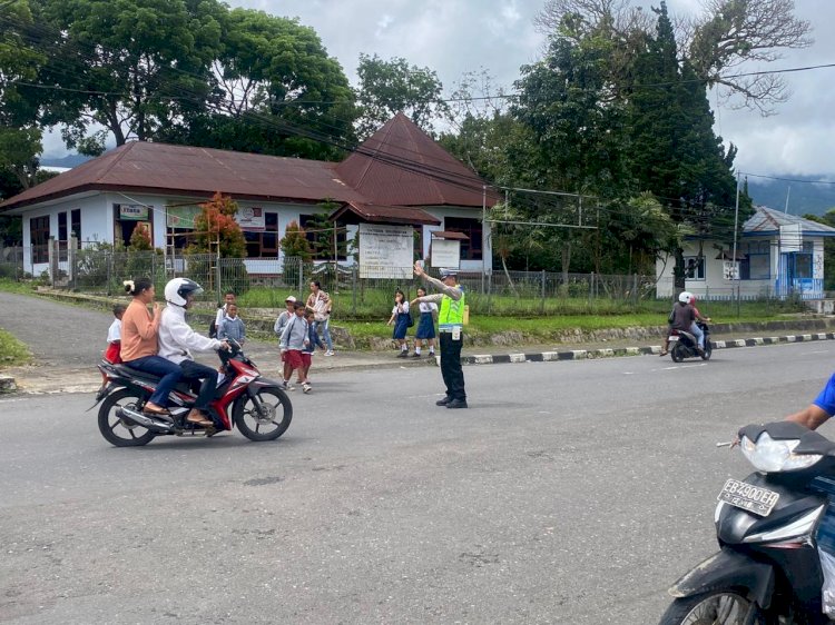 Sat Lantas Polres Manggarai Laksanakan Patroli KRYD dan Himbauan Kamseltibcar Lantas di Kota Ruteng