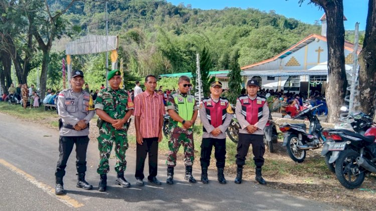 Bhabinkamtibmas Kec. Reok Laksanakan Pengamanan Ibadah Natal 2025 di Gereja Stasi Kerahiman Ilahi Nggorang