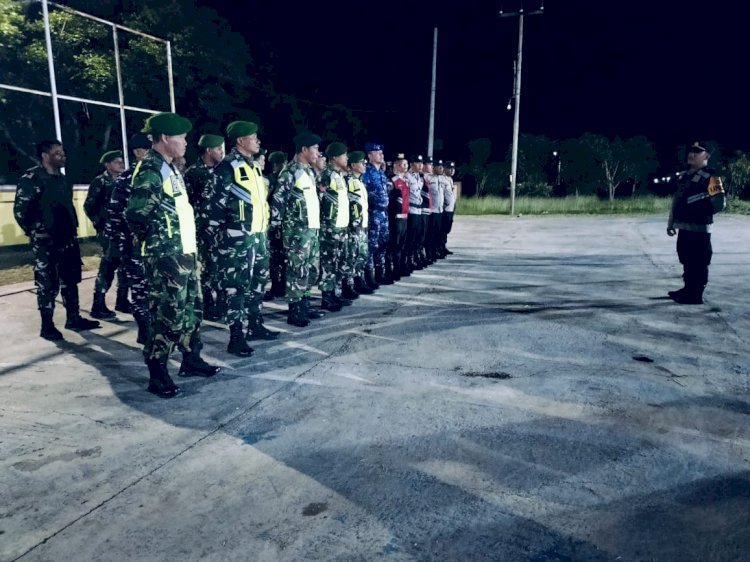 Apel dan Patroli Gabungan Pengamanan Malam Pergantian Tahun di Wilayah Hukum Polsek Reo Berjalan Aman dan Kondusif