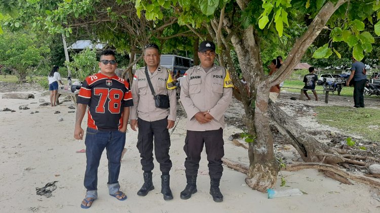 Bhabinkamtibmas Reok Barat Laksanakan Patroli dan Pengamanan di Pantai Katebe