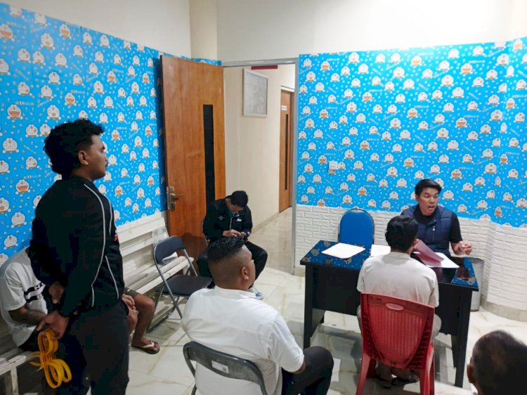 Tuntaskan Penyidikan, Sat Reskrim Polres Manggarai Serahkan Tiga Tersangka Kasus Pencurian ke Kejaksaan Negeri Ruteng