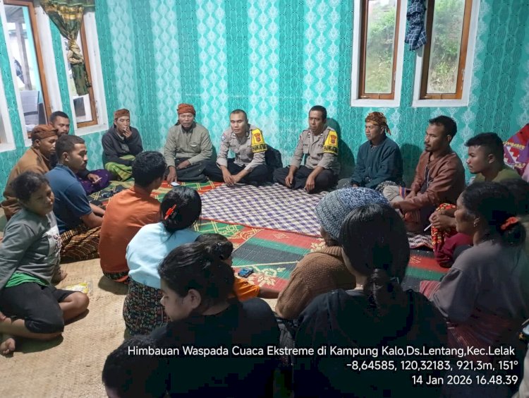 Patroli Dialogis Bhabinkamtibmas di Kampung Kalo, Polisi Hadir Menjaga Warga di Tengah Cuaca Tak Menentu