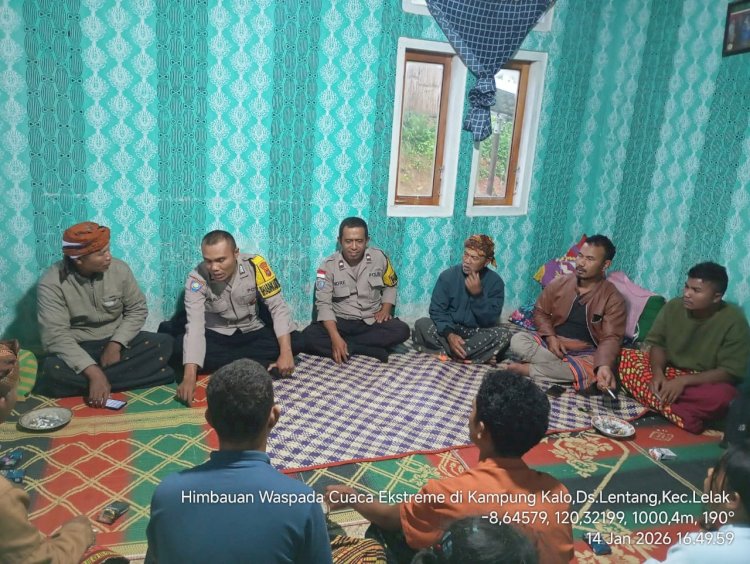 Patroli Dialogis Bhabinkamtibmas di Kampung Kalo, Polisi Hadir Menjaga Warga di Tengah Cuaca Tak Menentu