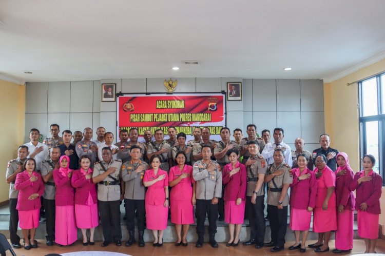 Kapolres Manggarai Pimpin Upacara Sertijab Pejabat Utama Polres Manggarai