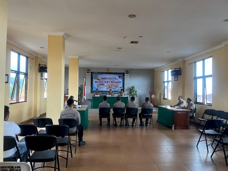 POLRES MANGGARAI GELAR SIDANG KODE ETIK ,EMPAT PERSONEL  POLRES MANGGARAI DIJATUHI SANKSI ETIKA DAN ADMINISTRATIF .