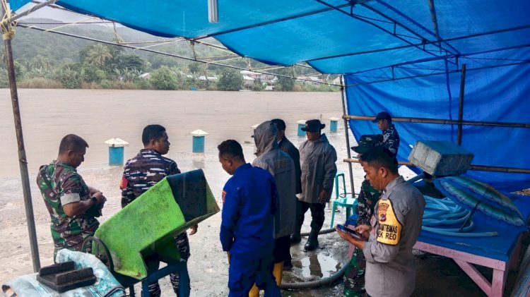 POLSEK REO PIMPIN PATROLI CUACA EKSTREM DAN PEMANTAUAN DEBIT AIR KALI WAE PESI