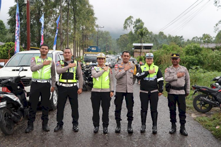 Polres Manggarai Amankan Kunjungan Gubernur NTT pada Launching NTT Mart di Kabupaten Manggarai