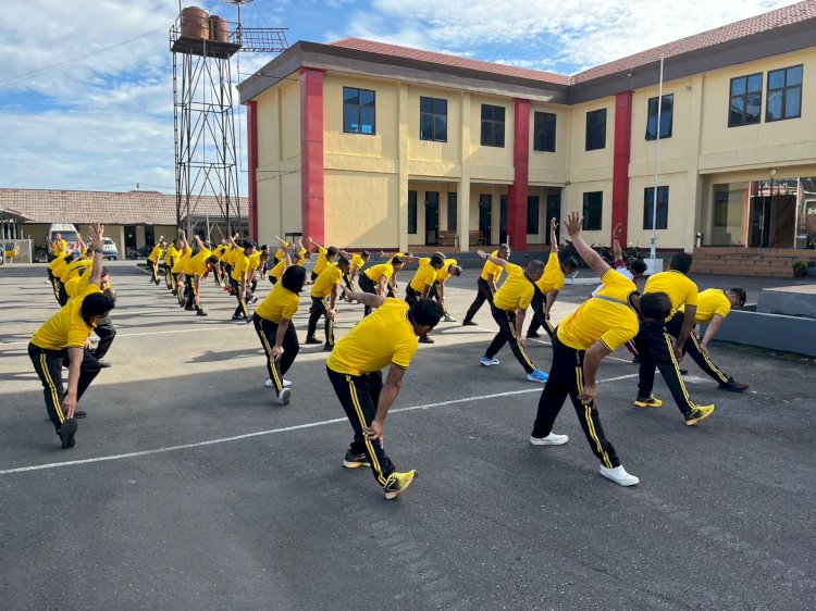 Polres Manggarai Gelar Senam Bersama untuk Jaga Kebugaran Personel