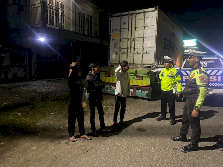 Patroli Malam, Polres Manggarai Antisipasi Balap Liar dan Laka Lantas