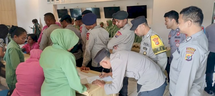 Polri Hadir untuk Kemanusiaan, Anggota Polres Manggarai Polda NTT Ikut Donor Darah Peringati HUT ke-80 Persit Kartika Chandra Kirana