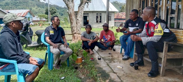 Bhabinkamtibmas Bersama Kapolsek Cibal Sambangi Warga Kampung Ratung, Perkuat Kamtibmas dan Dukung Ketahanan Pangan