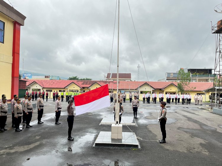 Kapolres Manggarai Pimpin Upacara Bulanan, Tekankan Keselamatan, Disiplin dan Pelayanan Prima