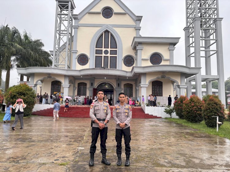 Polres Manggarai Polda NTT Hadir Berikan Pengamanan Maksimal pada Ibadah Hari Minggu