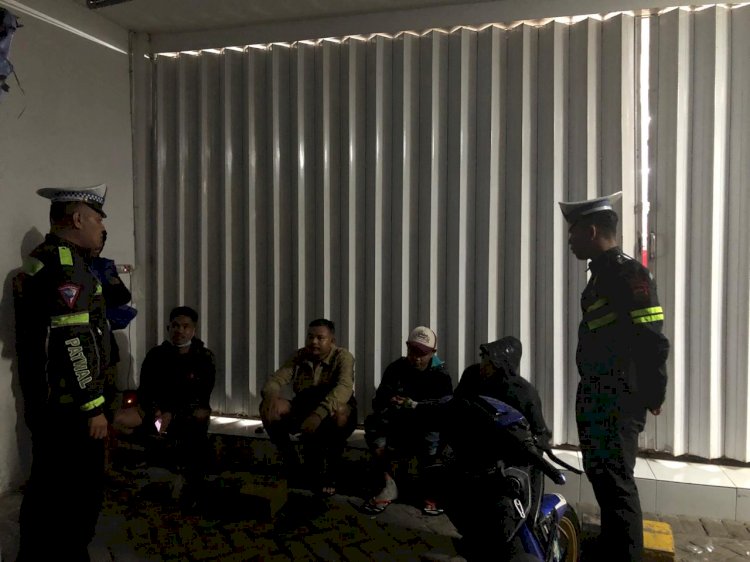 PATROLI MALAM POLRES MANGGARAI ANTISIPASI BALAP LIAR DAN TEKAN ANGKA LAKA LANTAS