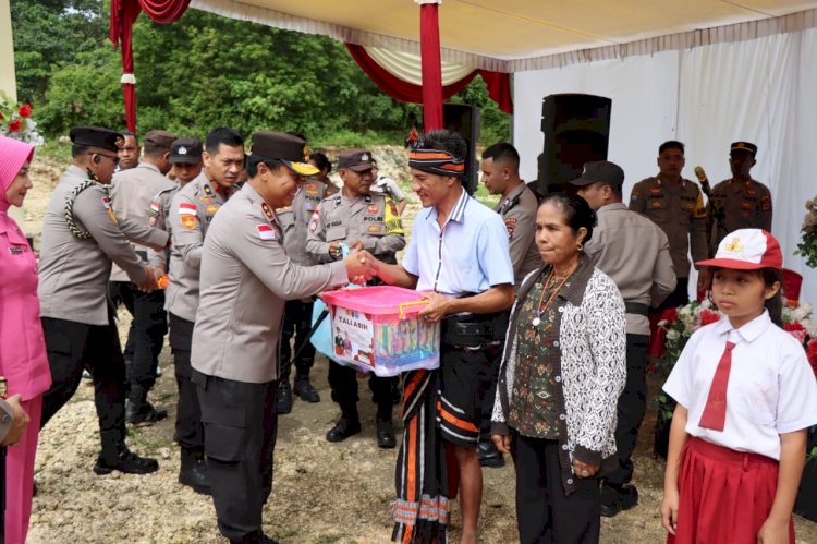 *Kapolda NTT Berbagi Tali Asih di Peresmian Pospol Umbu Ratu Nggay Barat, Wujud Semangat “NTT Penuh Kasih”*