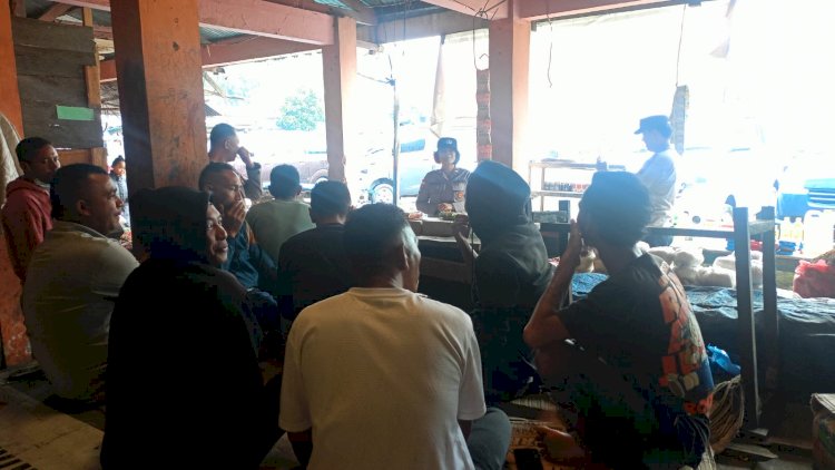 Sat Binmas Polres Manggarai Intensifkan Patroli Dialogis dan Himbauan Kamtibmas di Pasar Puni Ruteng, Wujud Nyata Polri Hadir untuk Masyarakat