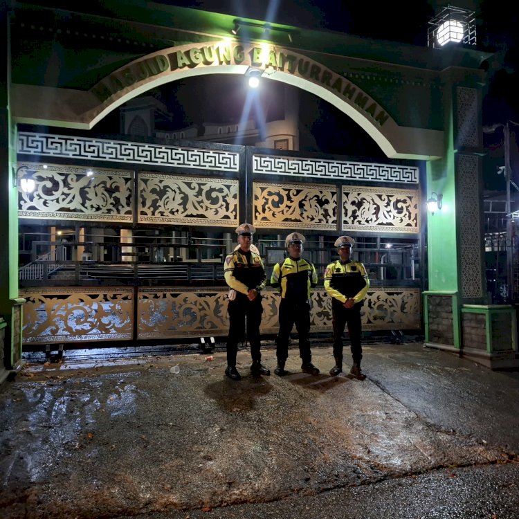 PATROLI MALAM POLRES MANGGARAI INTENSIFKAN PENGAWASAN, ANTISIPASI BALAP LIAR DAN TEKAN ANGKA LAKA LANTAS