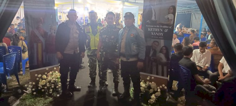 POLRI BERSAMA TNI HADIR AMANKAN RESEPSI PERNIKAHAN DI CANCAR, SUASANA BERLANGSUNG AMAN DAN KONDUSIF