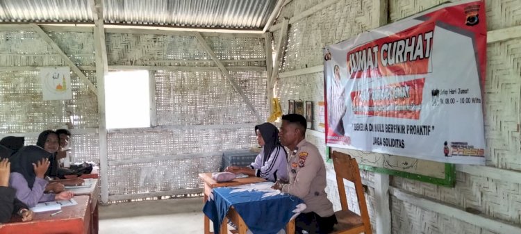 AIPDA Hamzah, Kapospol  Nuca Molas Serap Aspirasi Masyarakat Melalui Giat Jumat Curhat
