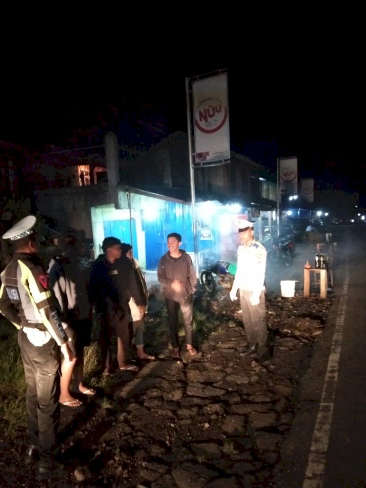SATLANTAS POLRES MANGGARAI GELAR PATROLI MALAM ANTISIPASI BALAP LIAR DAN TEKAN ANGKA KECELAKAAN LALU LINTAS DI WILAYAH HUKUM POLRES MANGGARAI