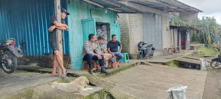 BHABINKAMTIBMAS LAKSANAKAN PATROLI DAN SAMBANG DIALOGIS DI KECAMATAN CIBAL, AJAK WARGA JAGA KAMTIBMAS, DUKUNG KETAHANAN PANGAN DAN EDUKASI BAHAYA HPR