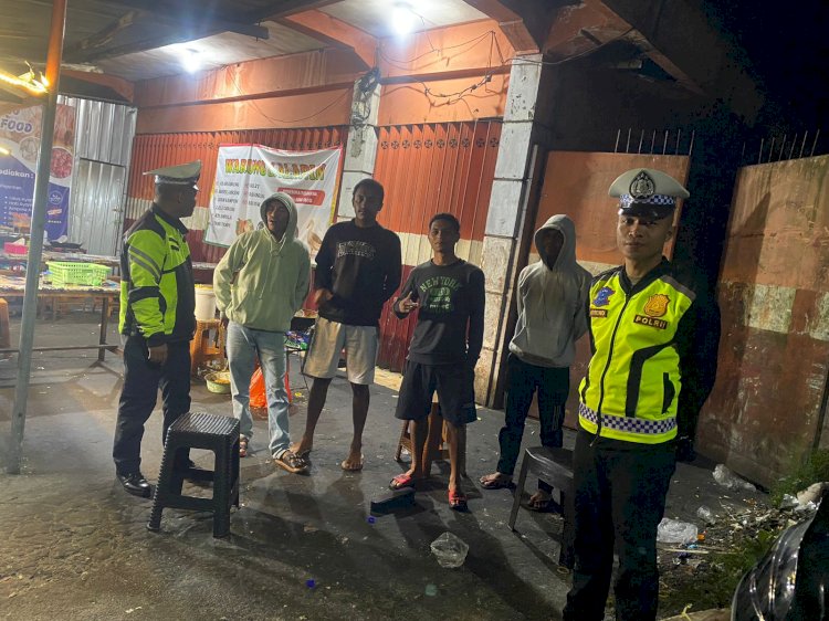 SATLANTAS POLRES MANGGARAI INTENSIFKAN PATROLI MALAM UNTUK ANTISIPASI BALAP LIAR DAN TEKAN ANGKA KECELAKAAN LALU LINTAS